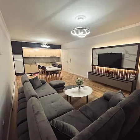 Apartment Art's