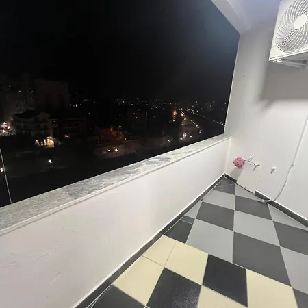 Art's Apartment