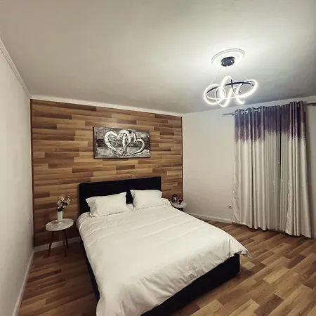 Apartment Art's *