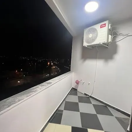 Apartment Art's