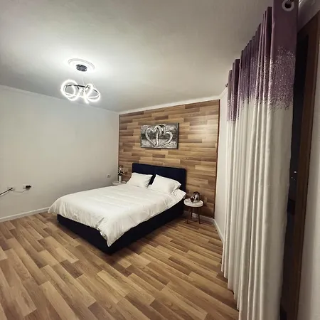 Art's Apartment