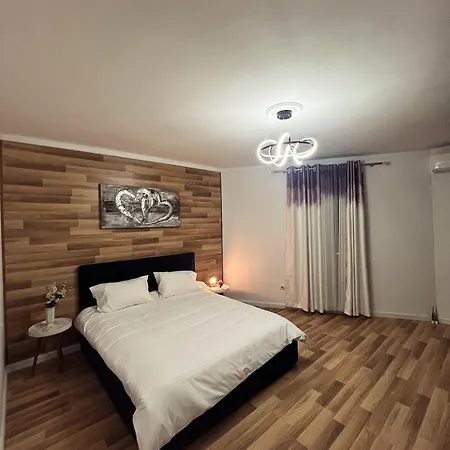 Art's Apartment *